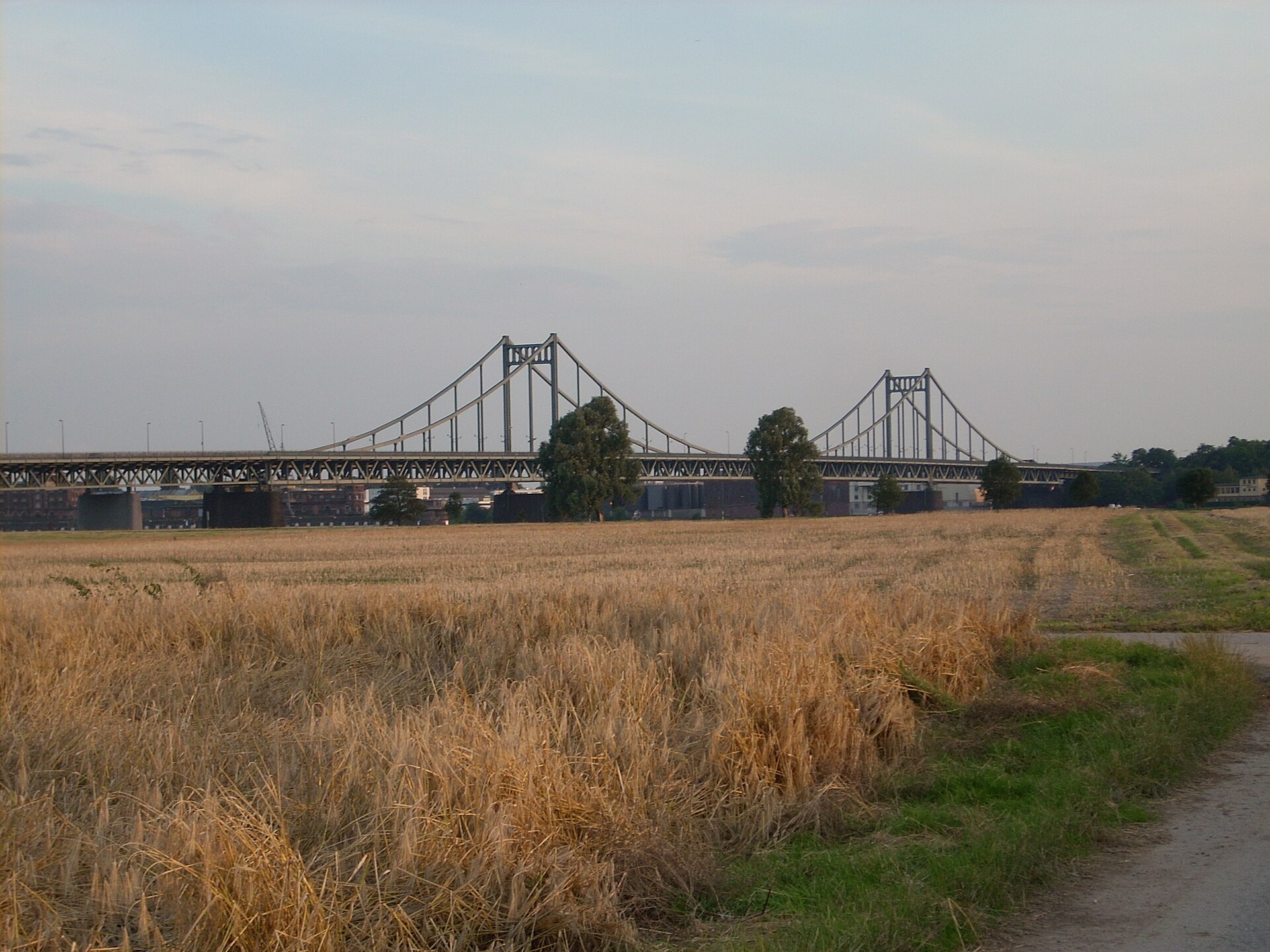 Krefeld-Uerdinger Rheinbrücke